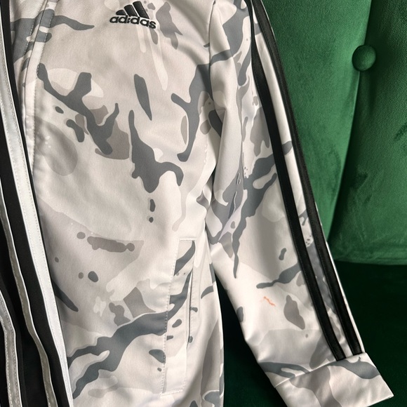Boys Adidas Tracksuit Bundle size 6 - Picture 8 of 9